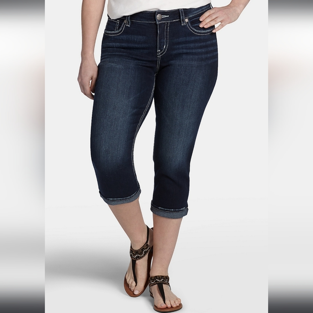 NEW!  Plus Size 24 Silver Jeans Suki Capri dark wash capris